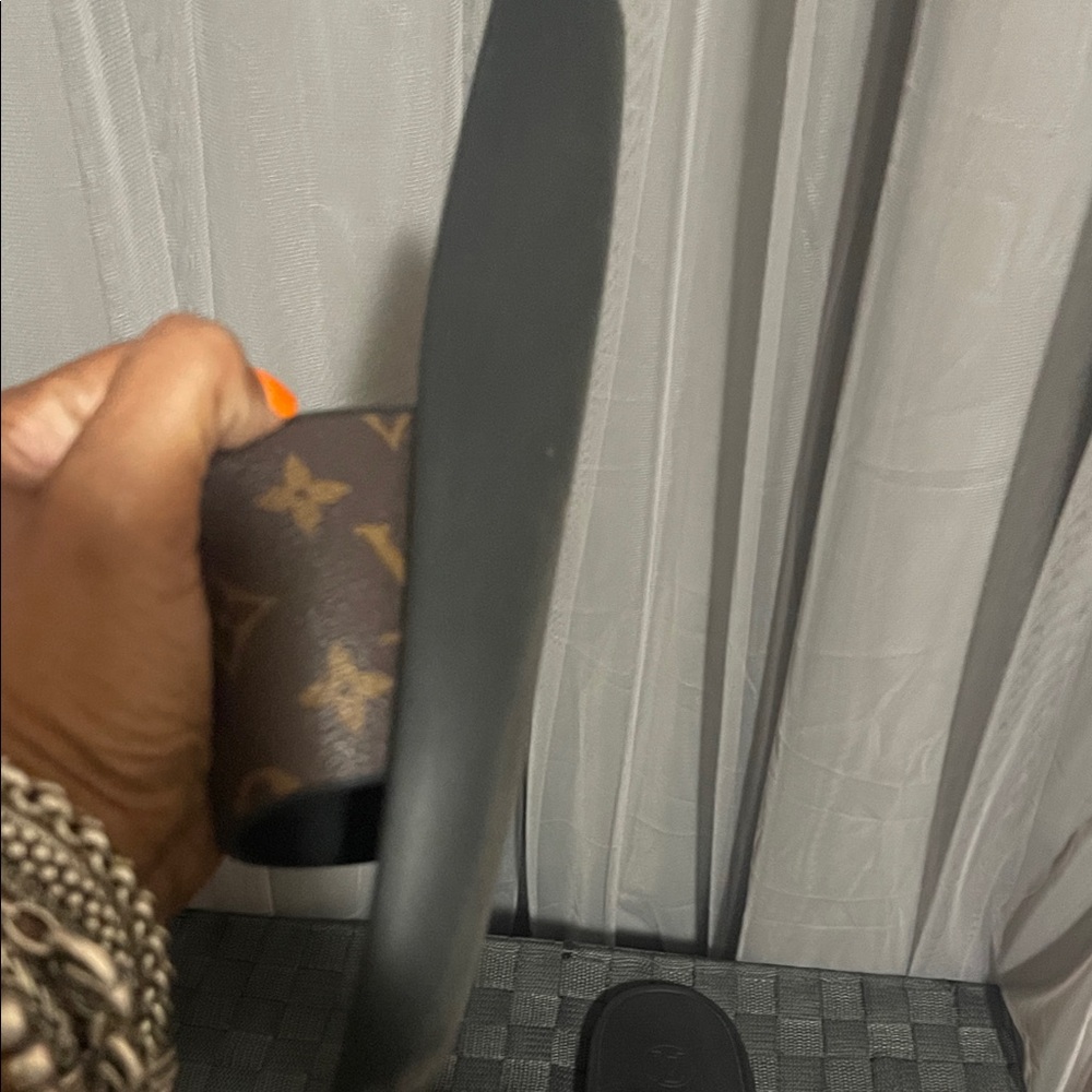 Louis Vuitton Monogram Brown and Black Sandals - Picture 5 of 5